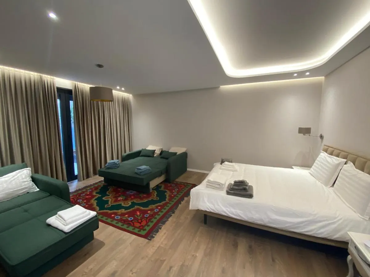Vila-Amo, Suites&Rooms In Tirana Center Oda ve Kahvaltı