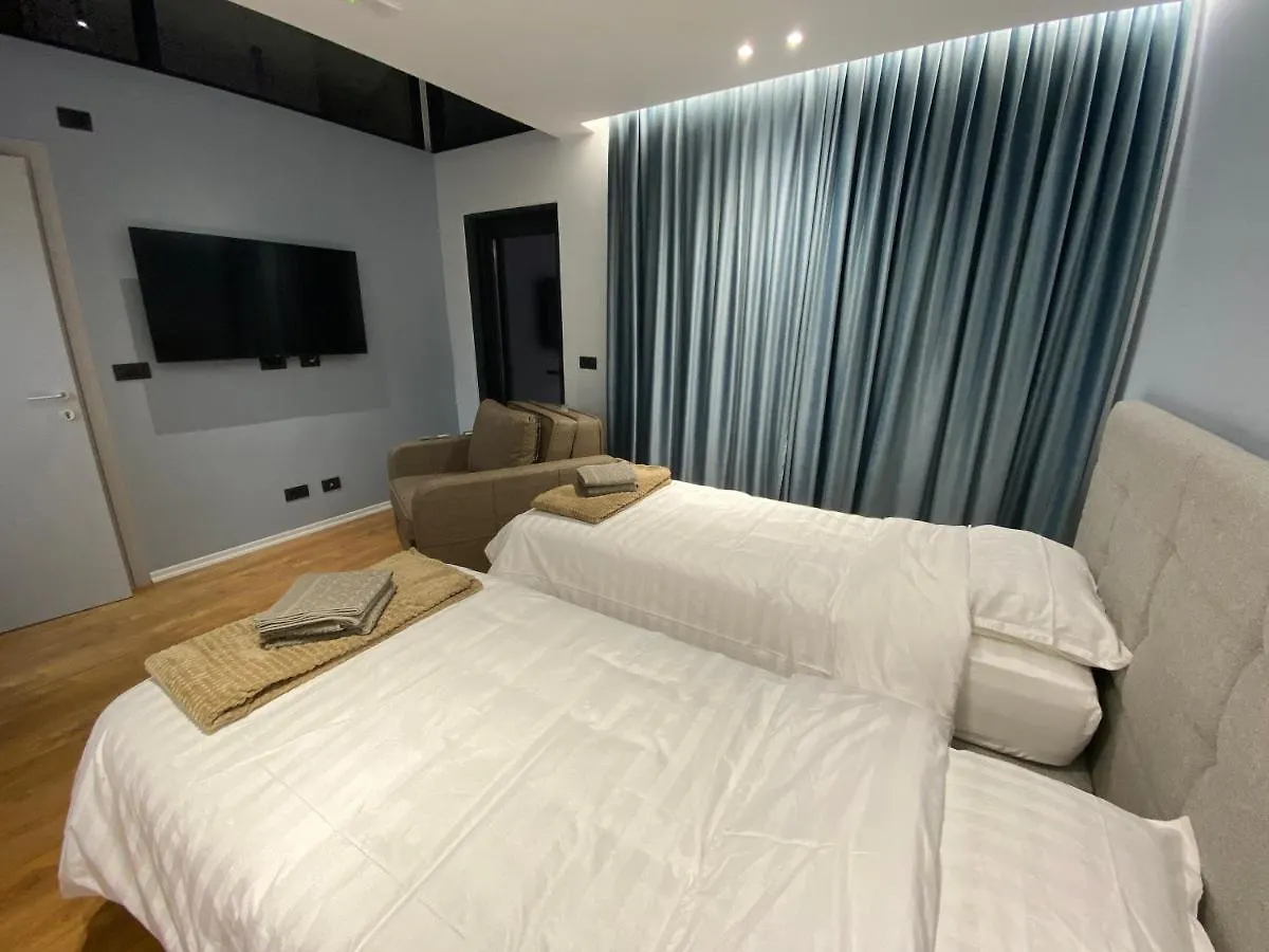 Vila-Amo, Suites&Rooms In Tirana Center 0*,