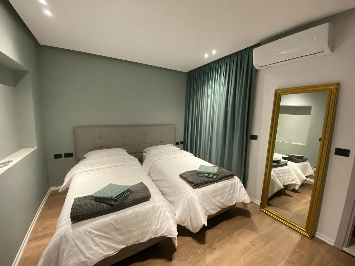 Vila-Amo, Suites&Rooms In Tirana Center Bed & Breakfast