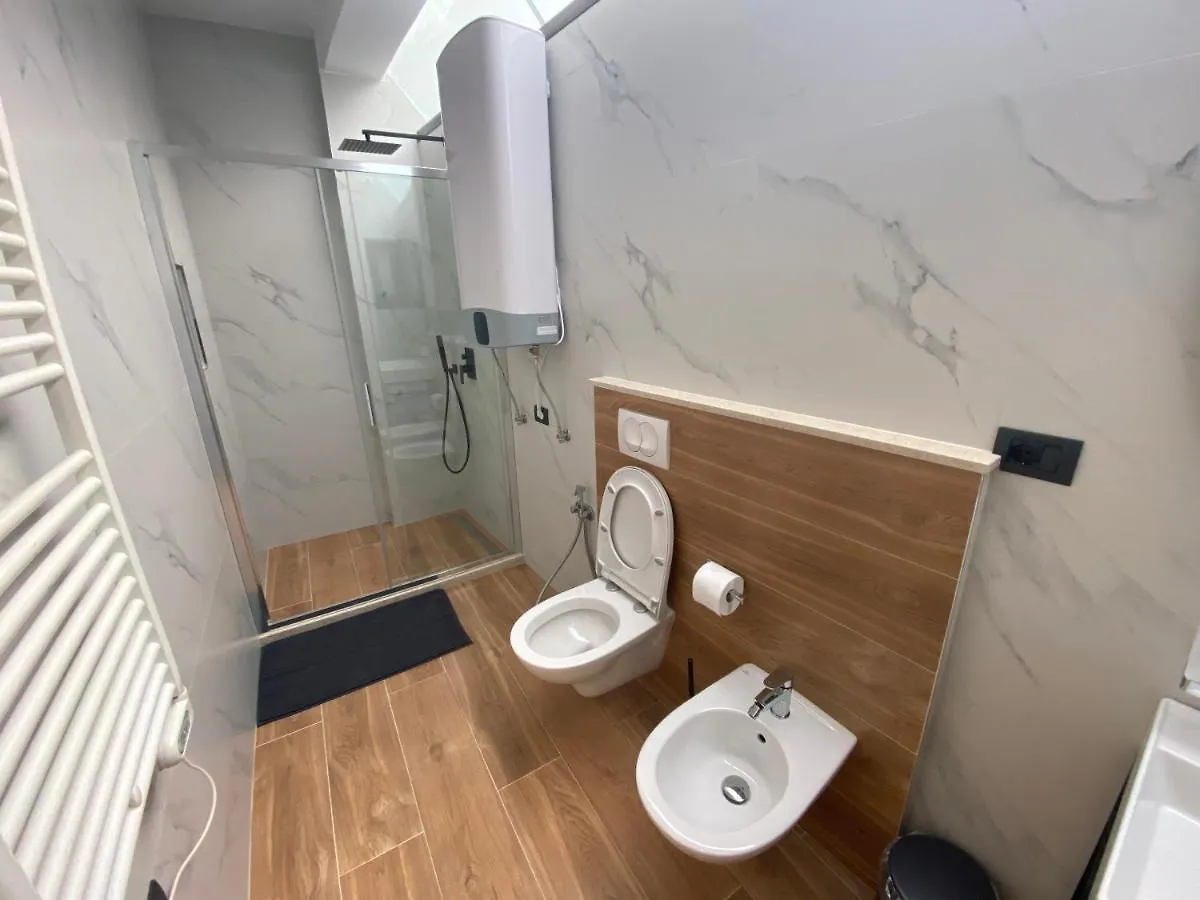 Vila-Amo, Suites&Rooms In Tirana Center 0*,