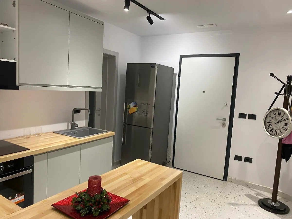 Vila-Amo, Suites&Rooms In Tirana Center 0*,  阿尔巴尼亚